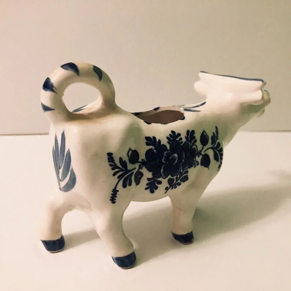 Vintage Delft Style Cow Creamer 6 Inch Long Figurine Flowers Windmill - Picture 5 of 15